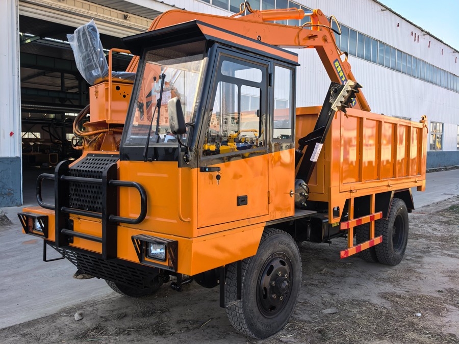 輪式隨車(chē)挖運(yùn)輸車(chē)